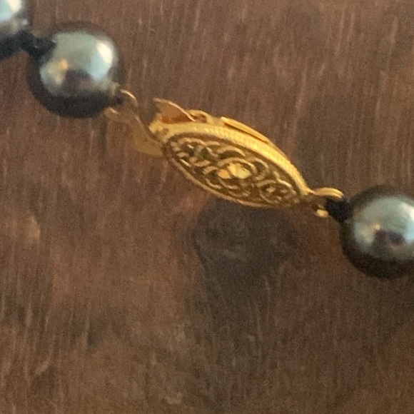 Four Vintage Gold Tone Bracelets 7-7.5” Faux Pearl AB Rhinestone - Picture 9 of 9